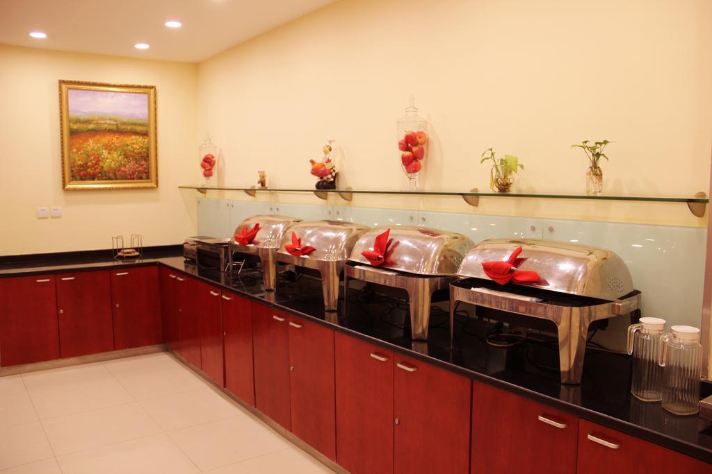 Hanting Express Stadium West Hotel