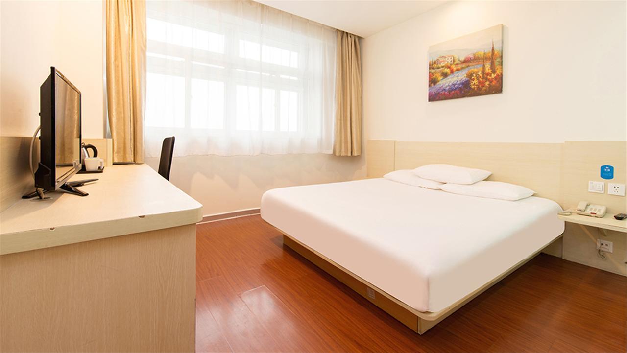 Hanting Express Stadium West 2* Shanghai